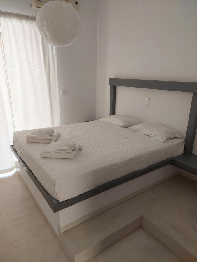 Golden Star Praxitelous Apartment Agia Marina  Exterior photo