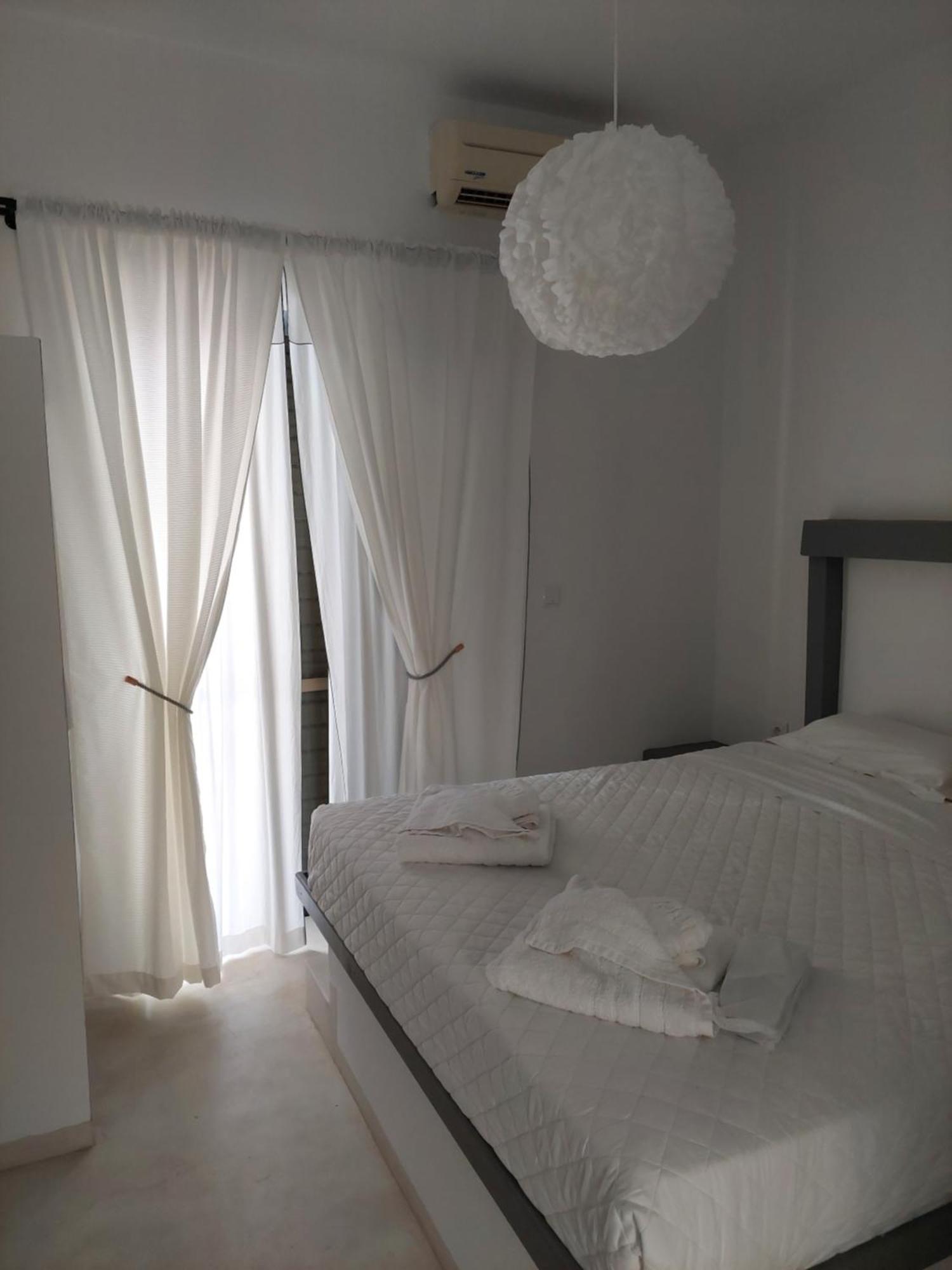 Golden Star Praxitelous Apartment Agia Marina  Exterior photo