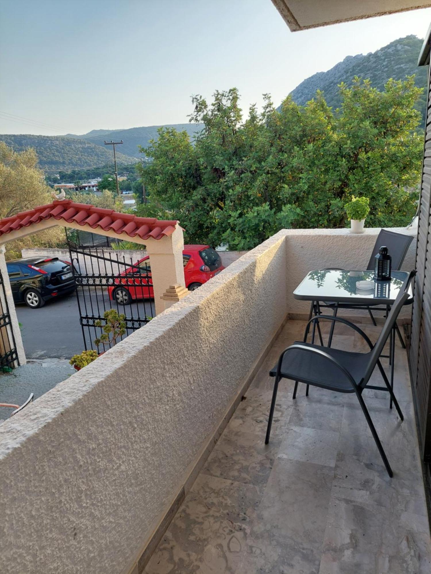 Golden Star Praxitelous Apartment Agia Marina  Exterior photo